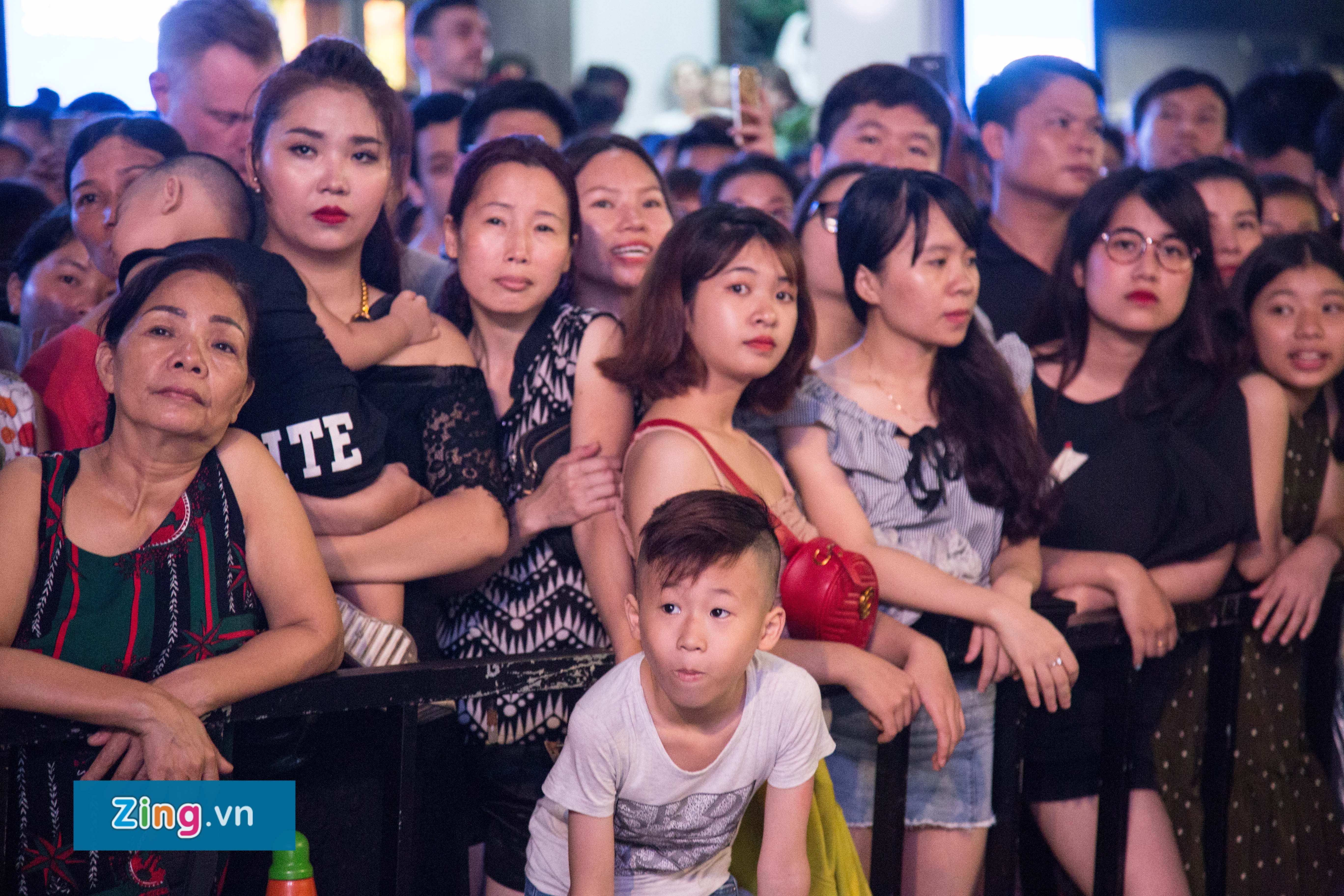 Vietnam Wedding Fashion Show,  Ho Ngoc Ha anh 2