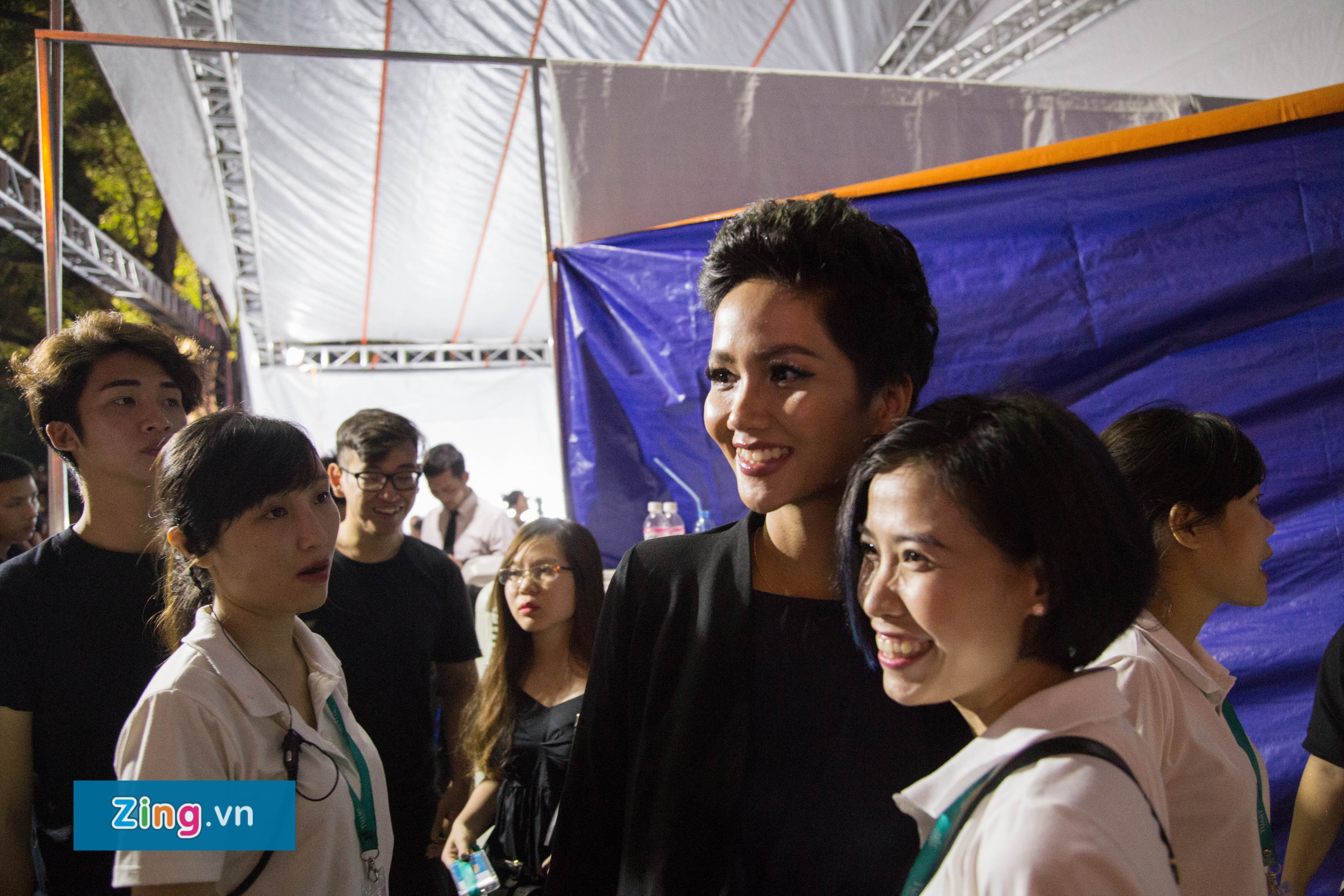 Vietnam Wedding Fashion Show,  Ho Ngoc Ha anh 6