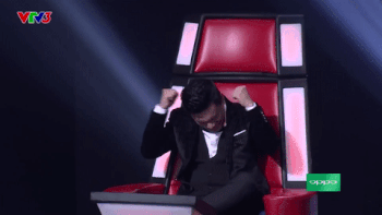 Lam Truong va hoc tro vo oa cam xuc vi suyt trang tay tai The Voice hinh anh