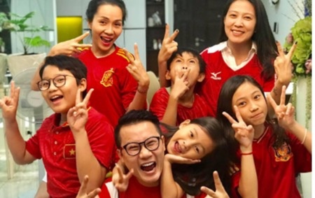 Nghe si Viet khen ngoi Anh Duc, buc xuc loi da cua Philippines hinh anh