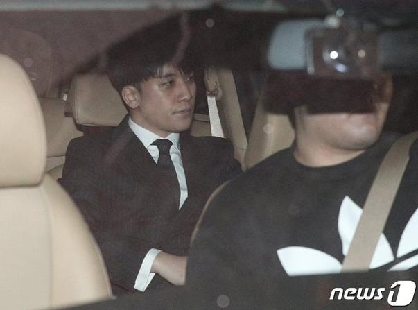 Seungri bị điều tratra ảnh 1 Seungri bi dieu tratra anh 1