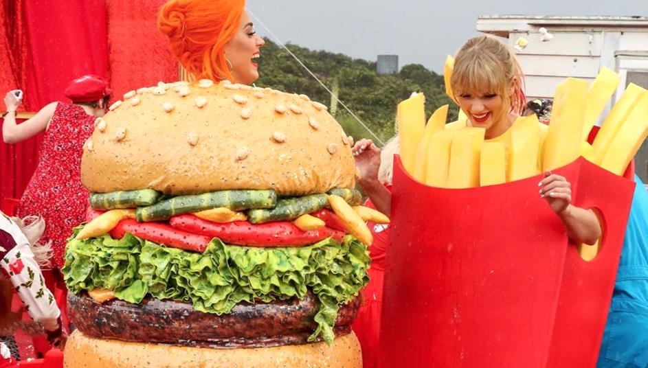 Taylor Swift va Katy Perry da han gan moi quan he nhu the nao? hinh anh