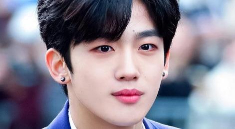 Ve dien trai cua 11 chang trai chien thang Produce X 101 hinh anh
