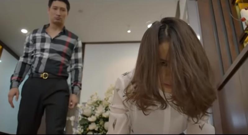 'Hoa hong tren nguc trai': Thai tat Khue vi hat nuoc vao bo nhi hinh anh