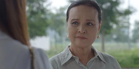 'Hoa hong tren nguc trai' tap 10: Me chong thay con dau dan mat Tra hinh anh