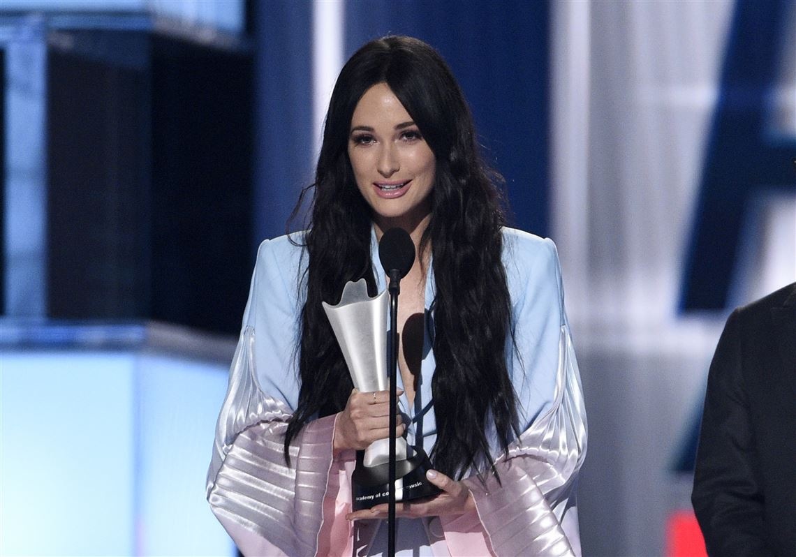 nu ca si mac ao dai voi noi y anh 6