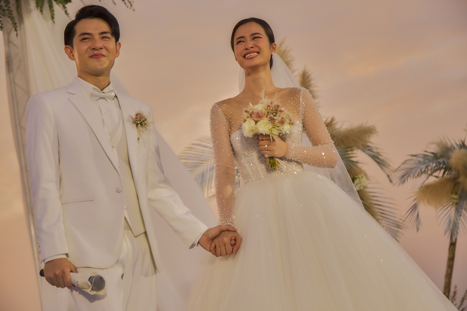 Loat sao Viet tro thanh co dau nam 2019 hinh anh