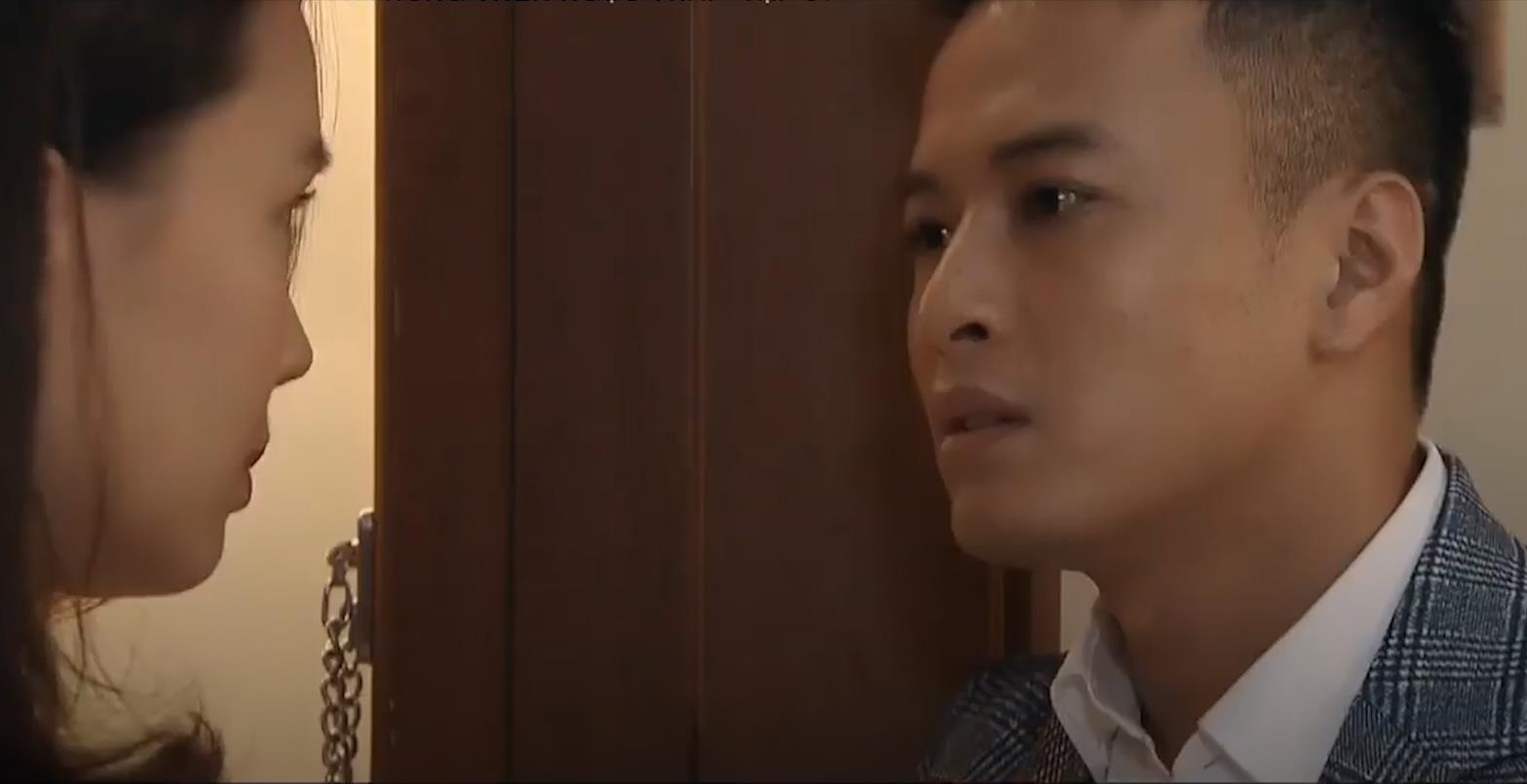 'Hoa hong tren nguc trai' tap 31: Bao tho lo tinh cam voi Khue hinh anh