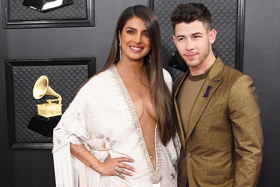 Ariana Grande, Jonas Brothers noi bat tai Grammy 2020 hinh anh
