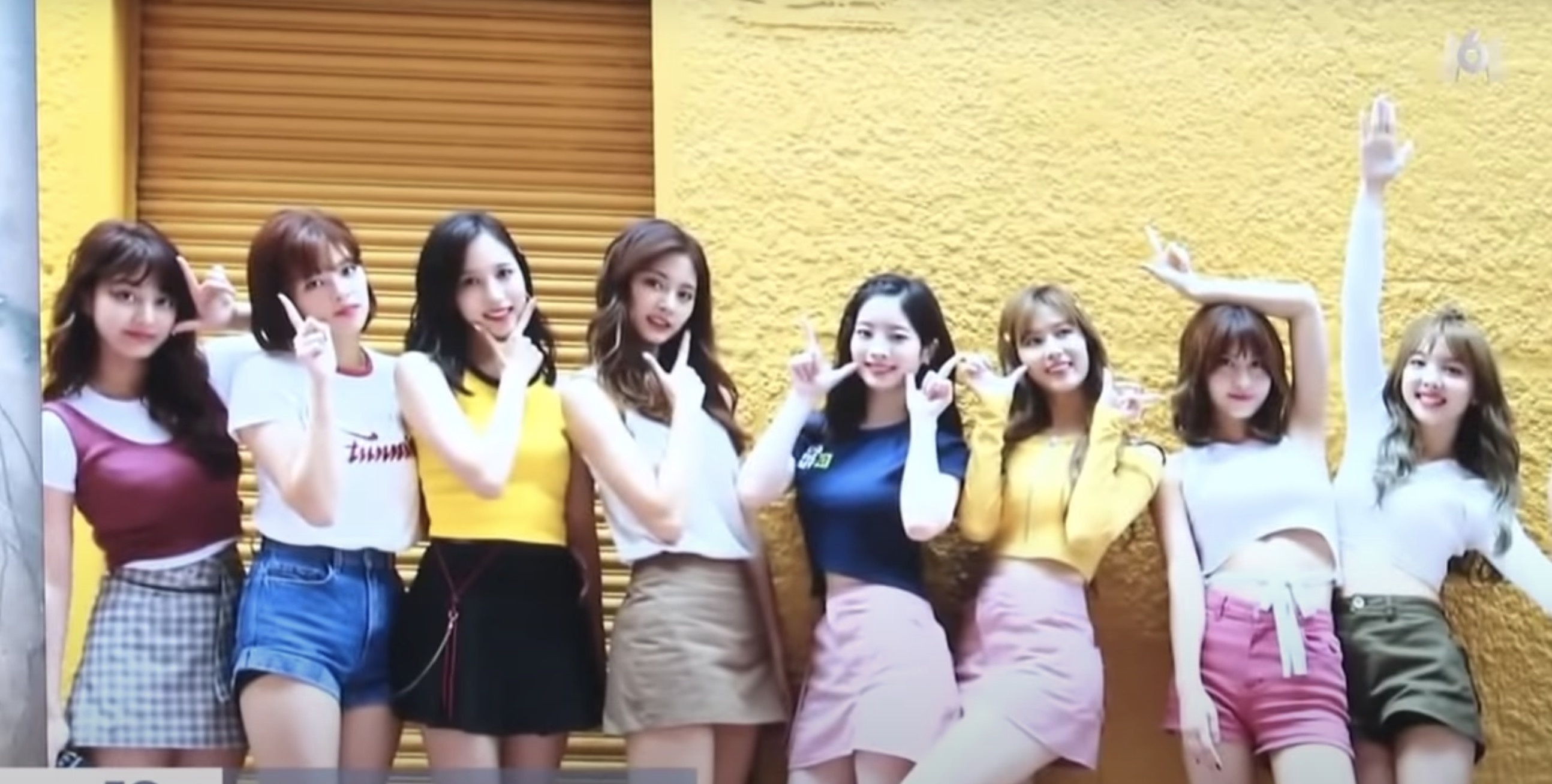 Kenh truyen hinh Phap xuc pham Twice anh 2