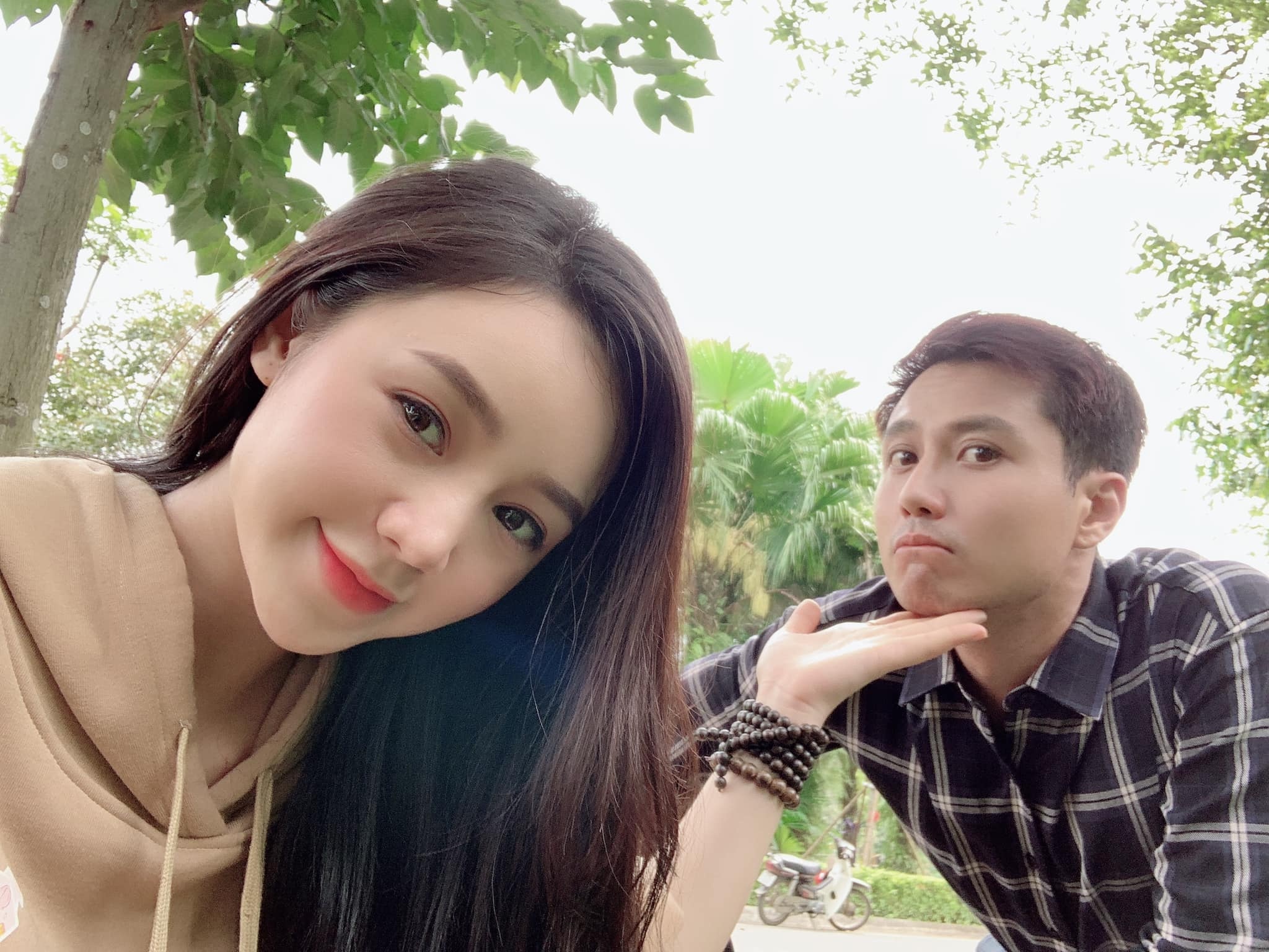 Thanh Son - Quynh Kool tinh cam tu tren phim ra ngoai doi hinh anh