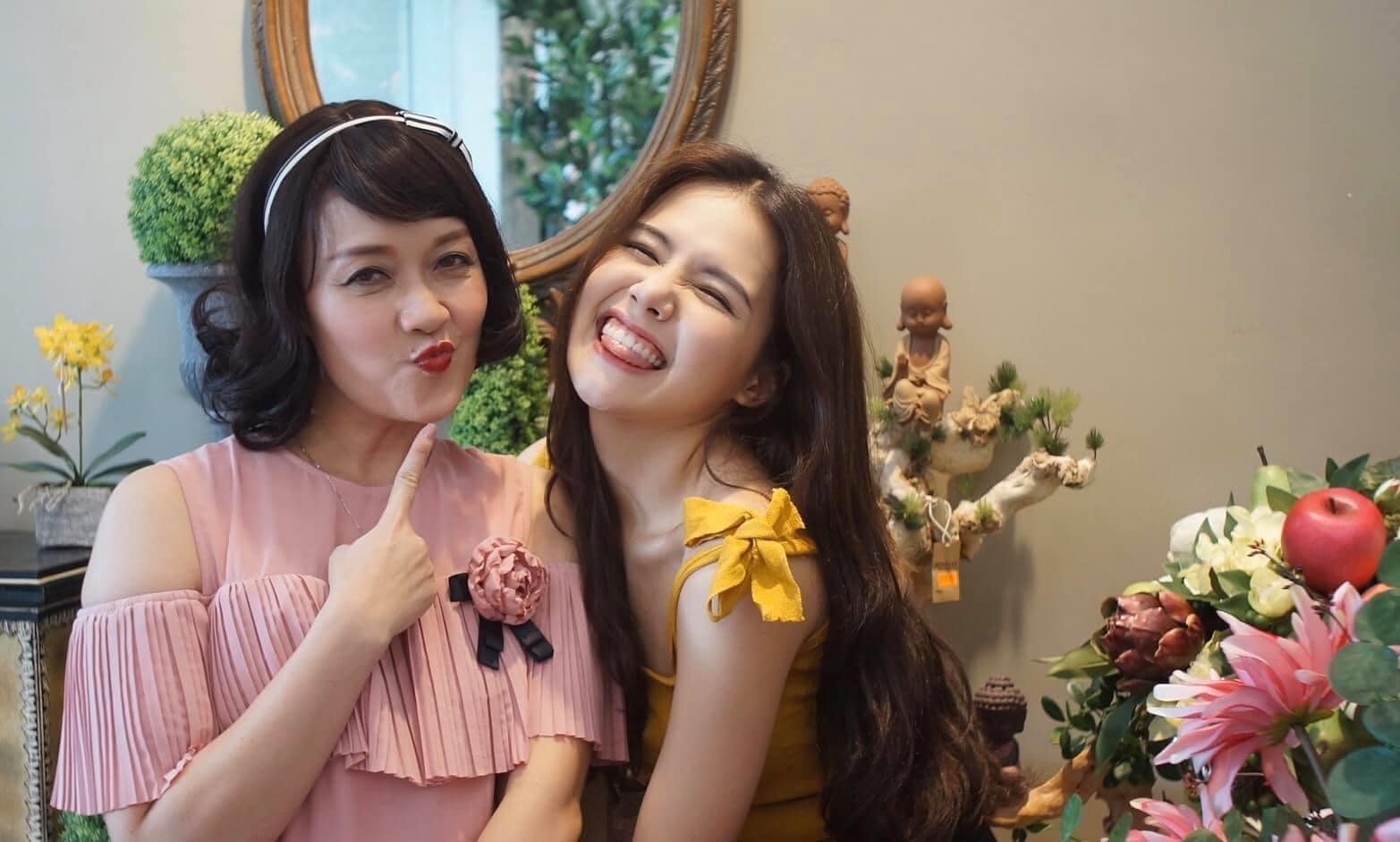 Phuong Anh ban than Thu Hoai anh 9