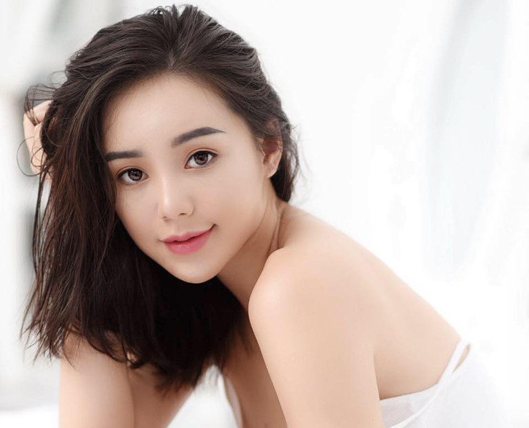 Quynh Kool: 'Toi tung bi danh va bat nat nhieu lan khi con di hoc' hinh anh