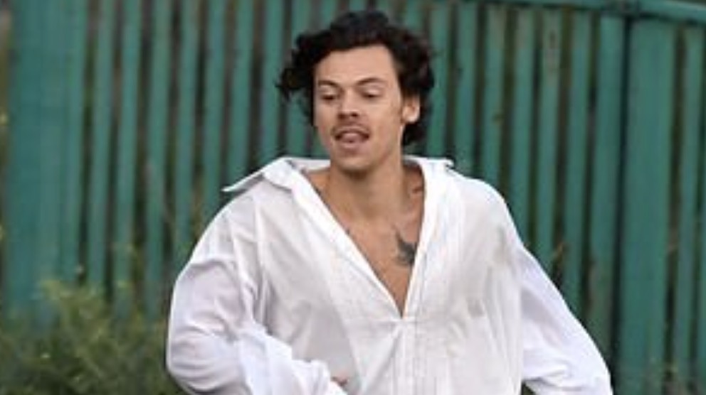Harry Styles tro lai voi 'Golden' hinh anh