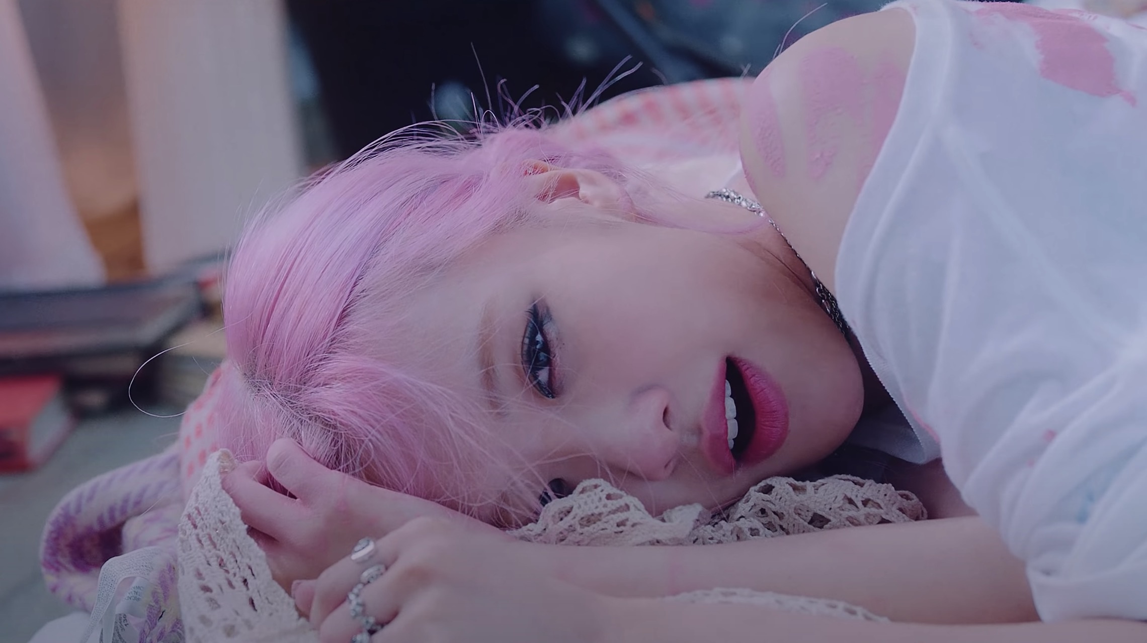 Lovesick Girls ảnh 1 Lovesick Girls anh 1