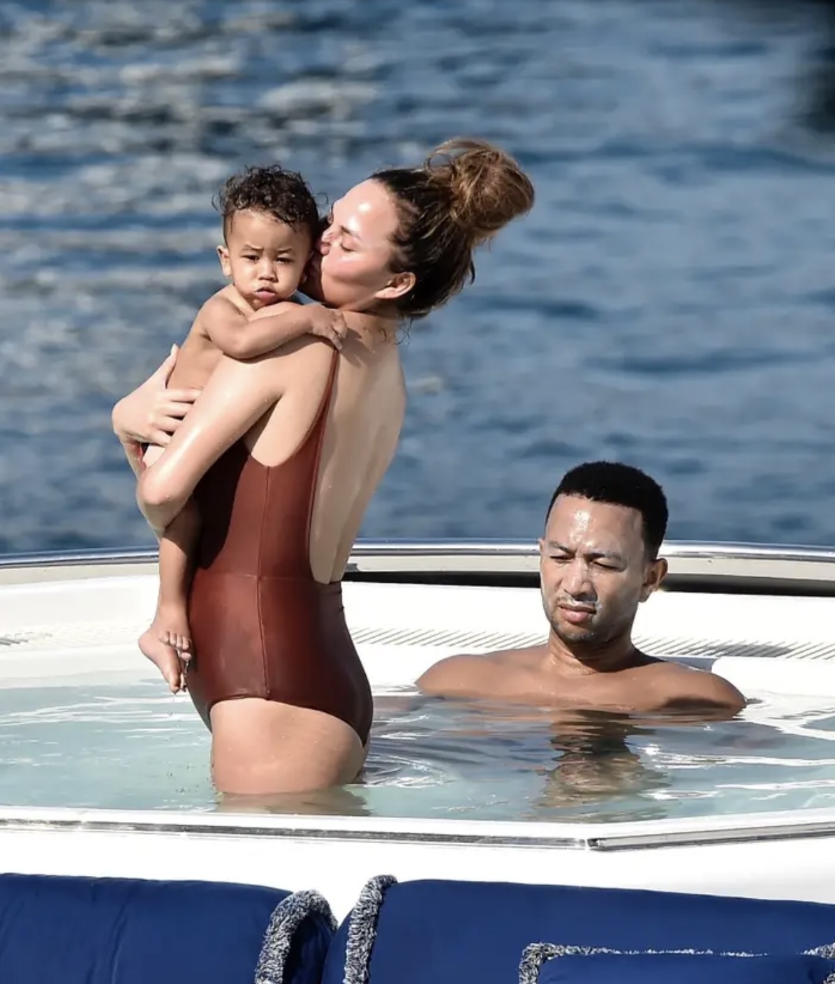 Miu Le bi che ngoai hinh anh 1