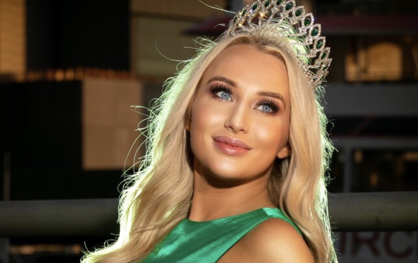 Hoa hau The gioi cua My bi che ve nhan sac hinh anh