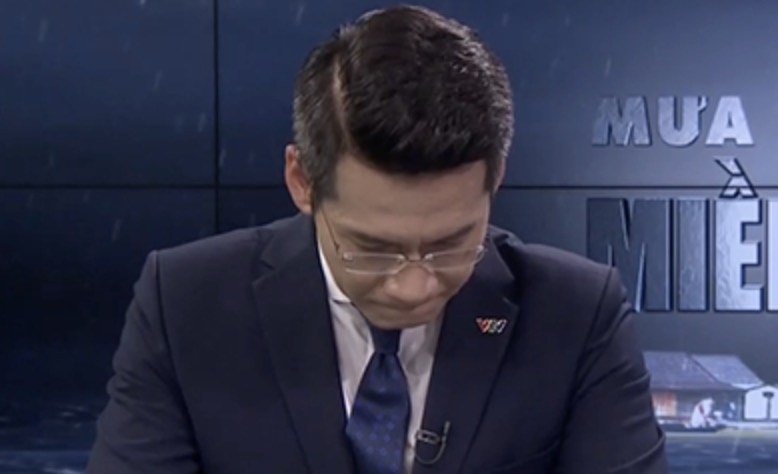 BTV VTV ngung dan 30 giay o chuong trinh truc tiep ve mien Trung hinh anh