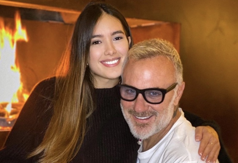 Trieu phu Gianluca Vacchi va ban gai chao don con gai dau long hinh anh