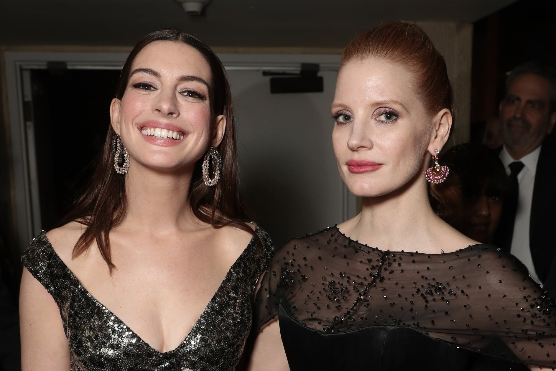 Anne Hathaway dong phim giat gan ve nhung ba me hinh anh