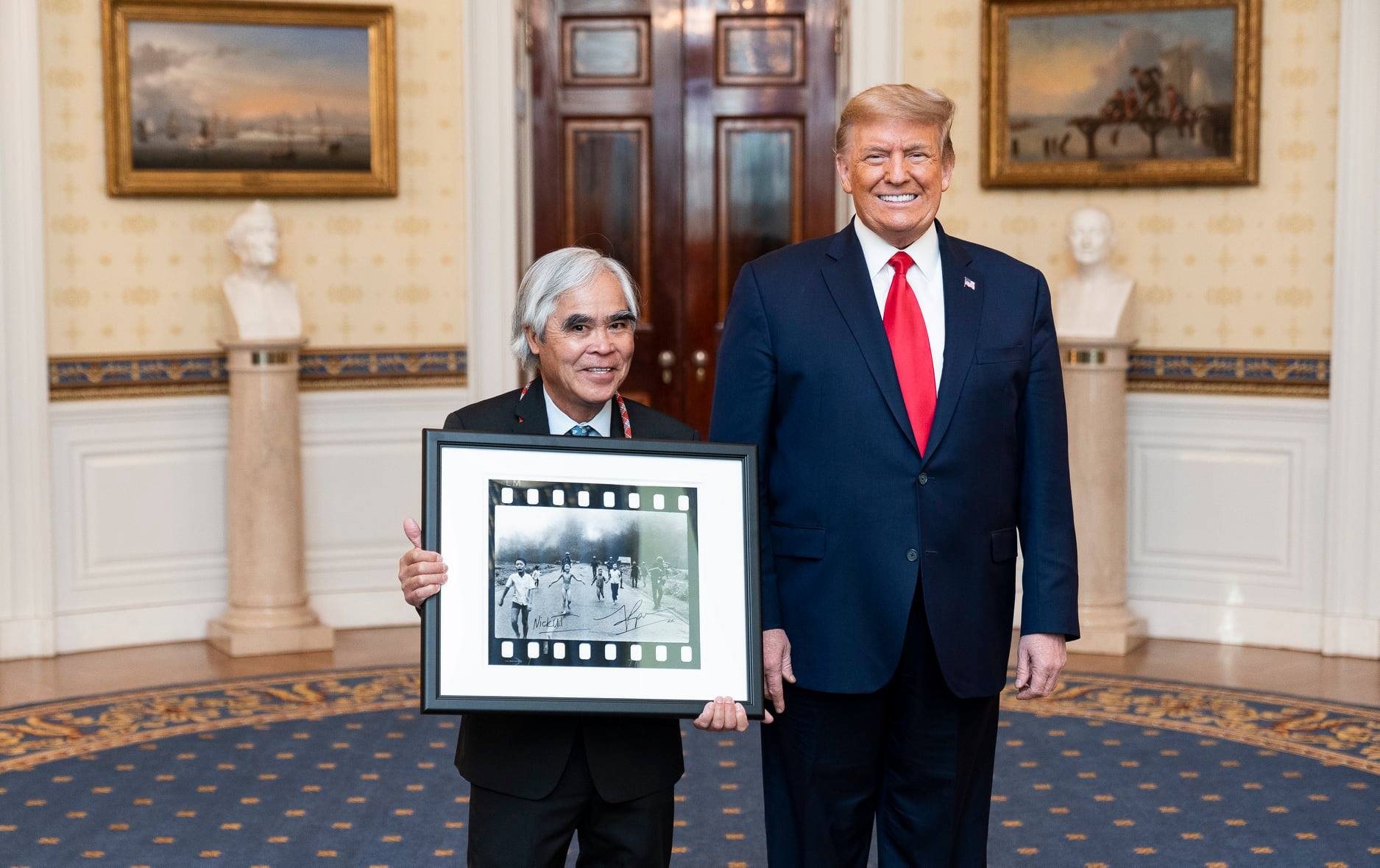 Nick Ut bi tan cong anh 1