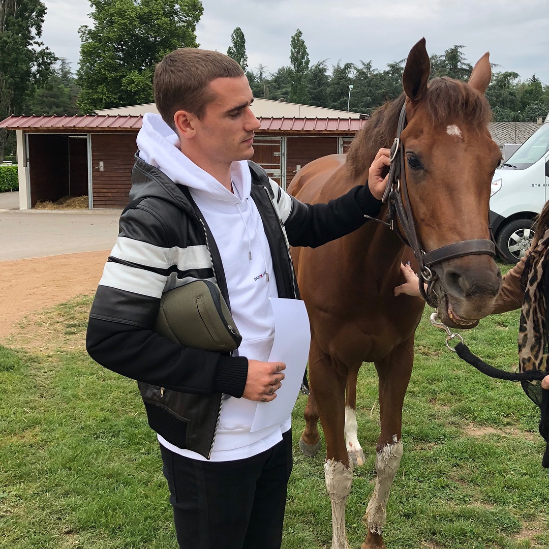 cau thu Phap di du lich anh 13