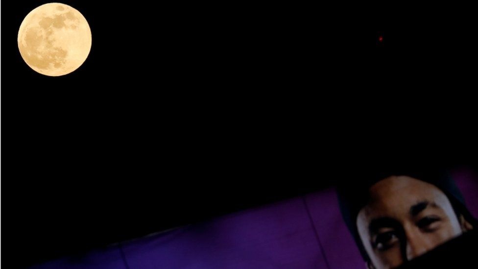 Nguyet thuc toan phan 2018 anh 10