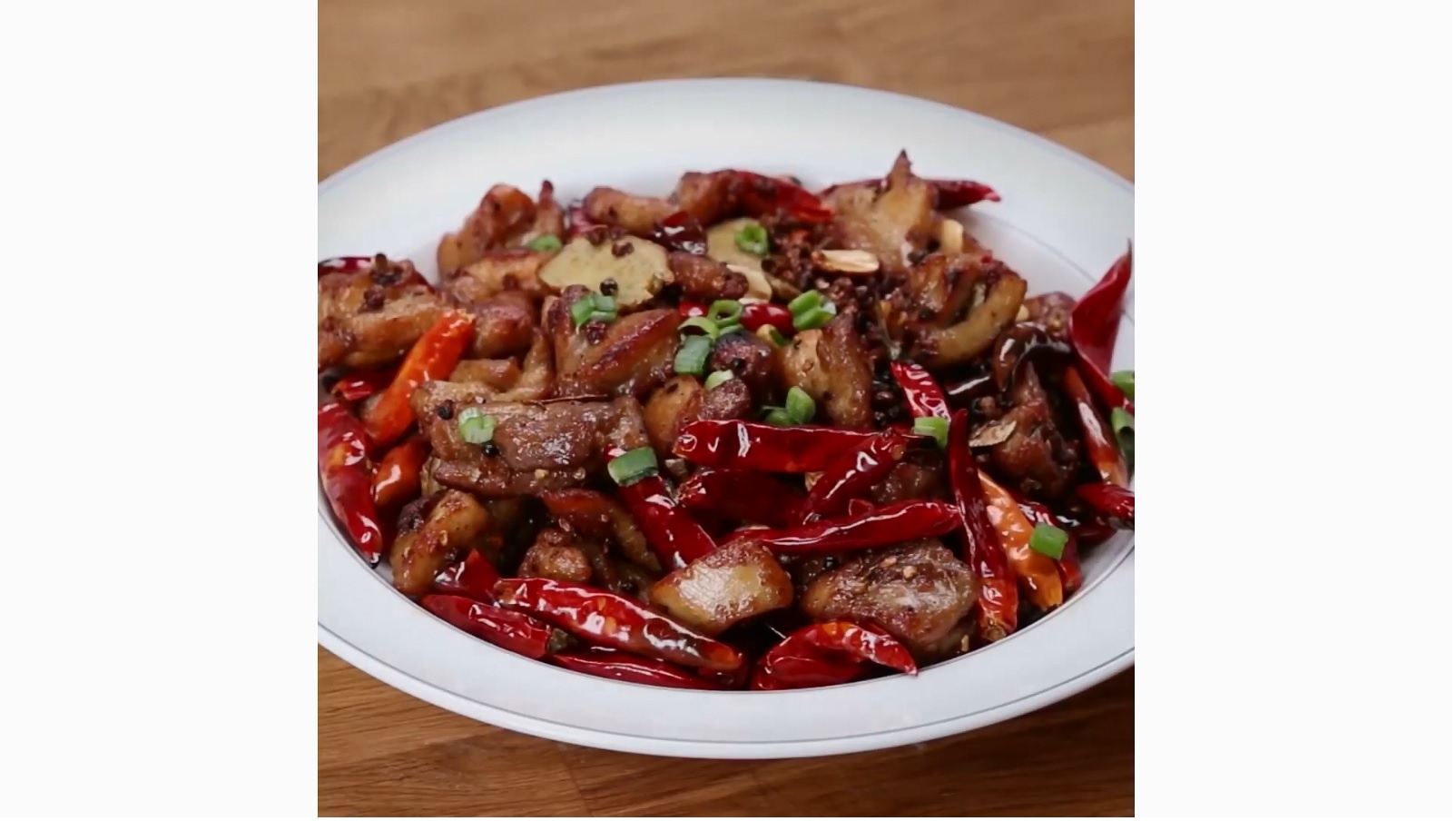 Ga xao ot kieu Tu Xuyen danh cho tin do an cay hinh anh