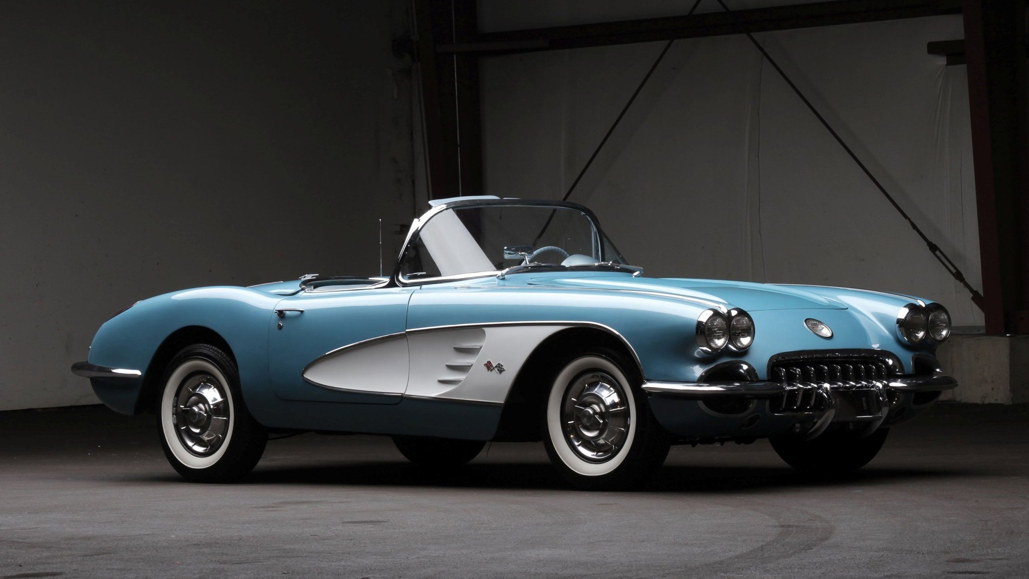 Nhung mau oto so huu ve dep vuot thoi gian hinh anh