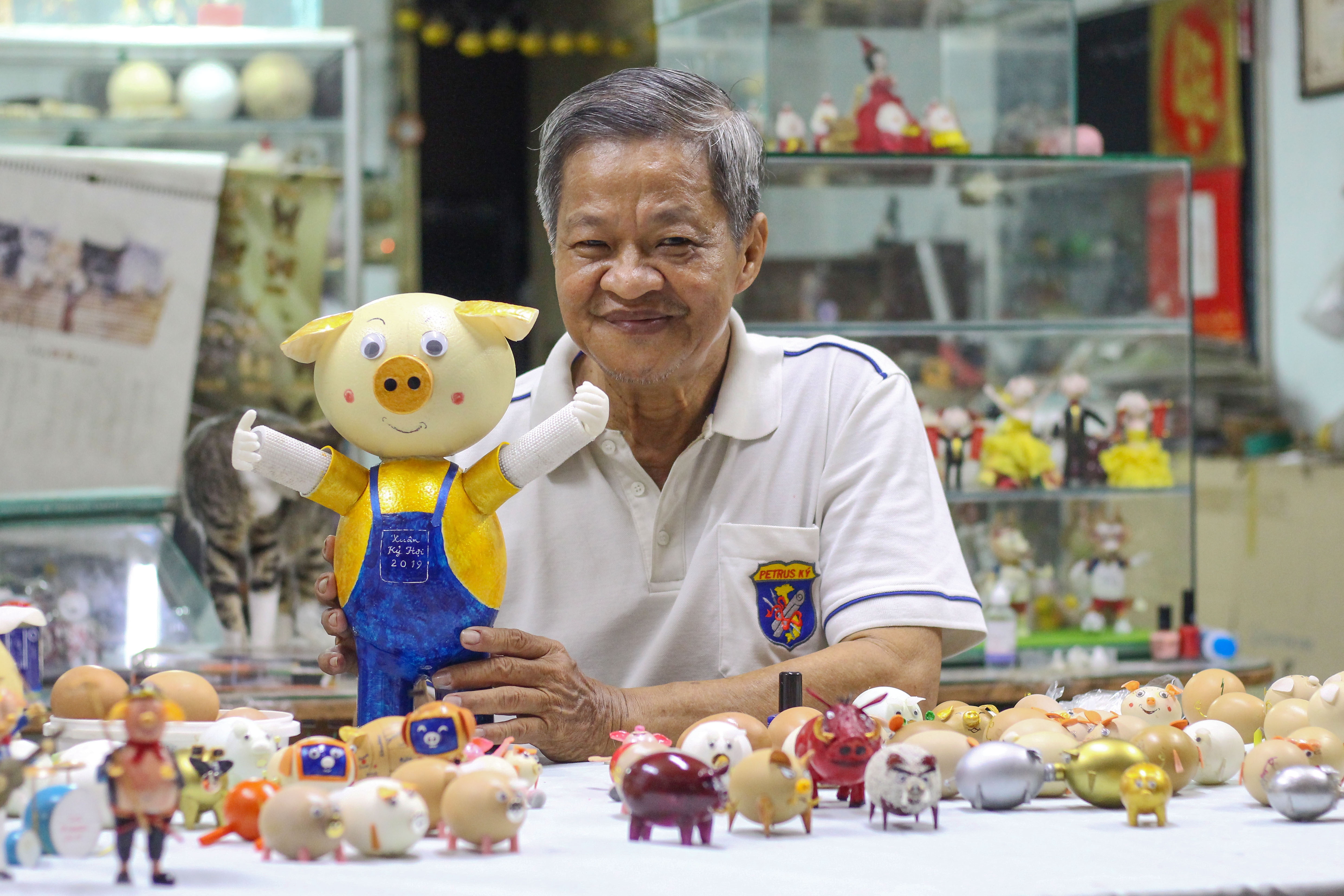 Bo linh vat xuan Ky Hoi doc dao bang vo trung cua thay giao Sai Gon hinh anh