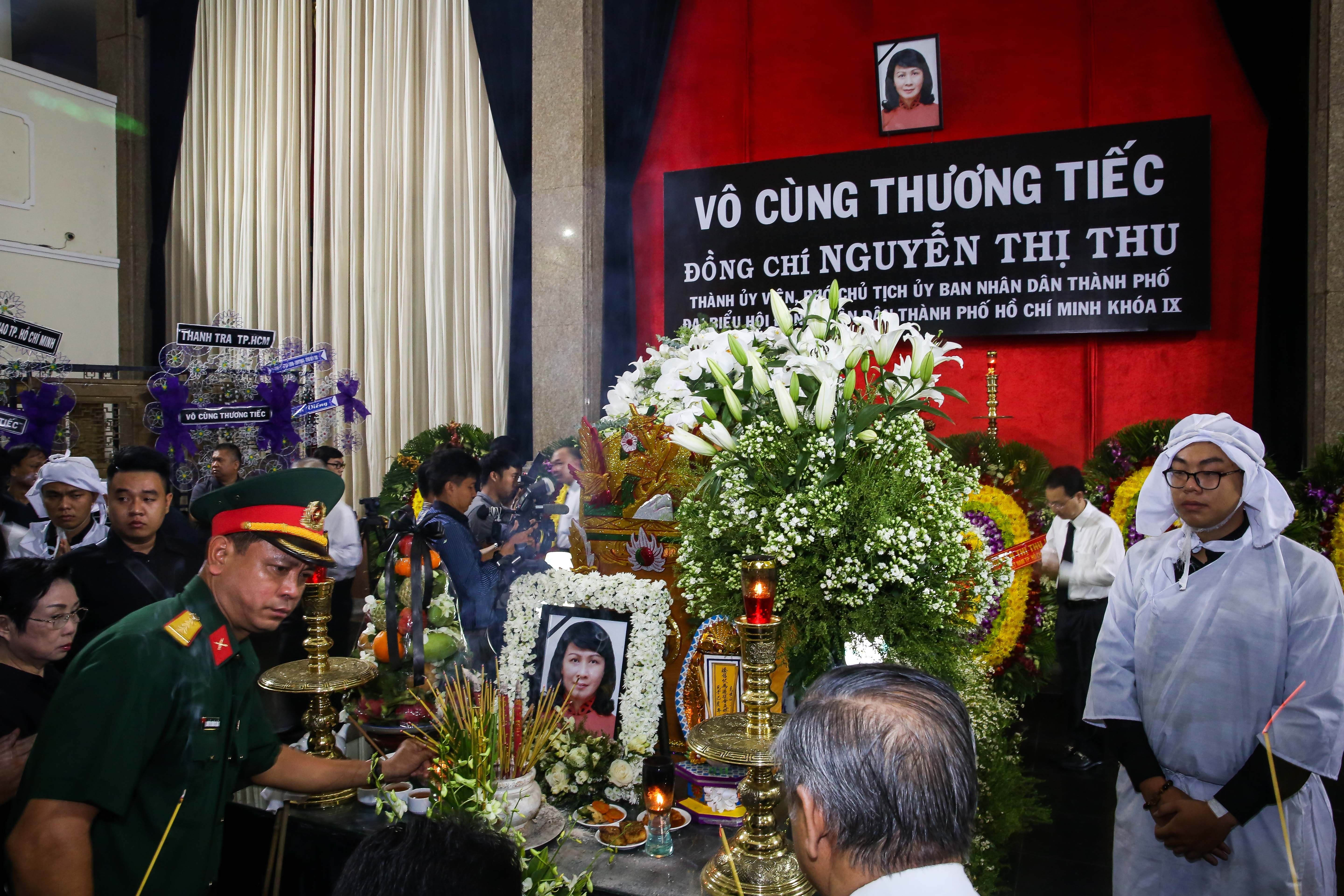 Xuc dong tien dua Pho chu tich UBND Nguyen Thi Thu ve que nha hinh anh