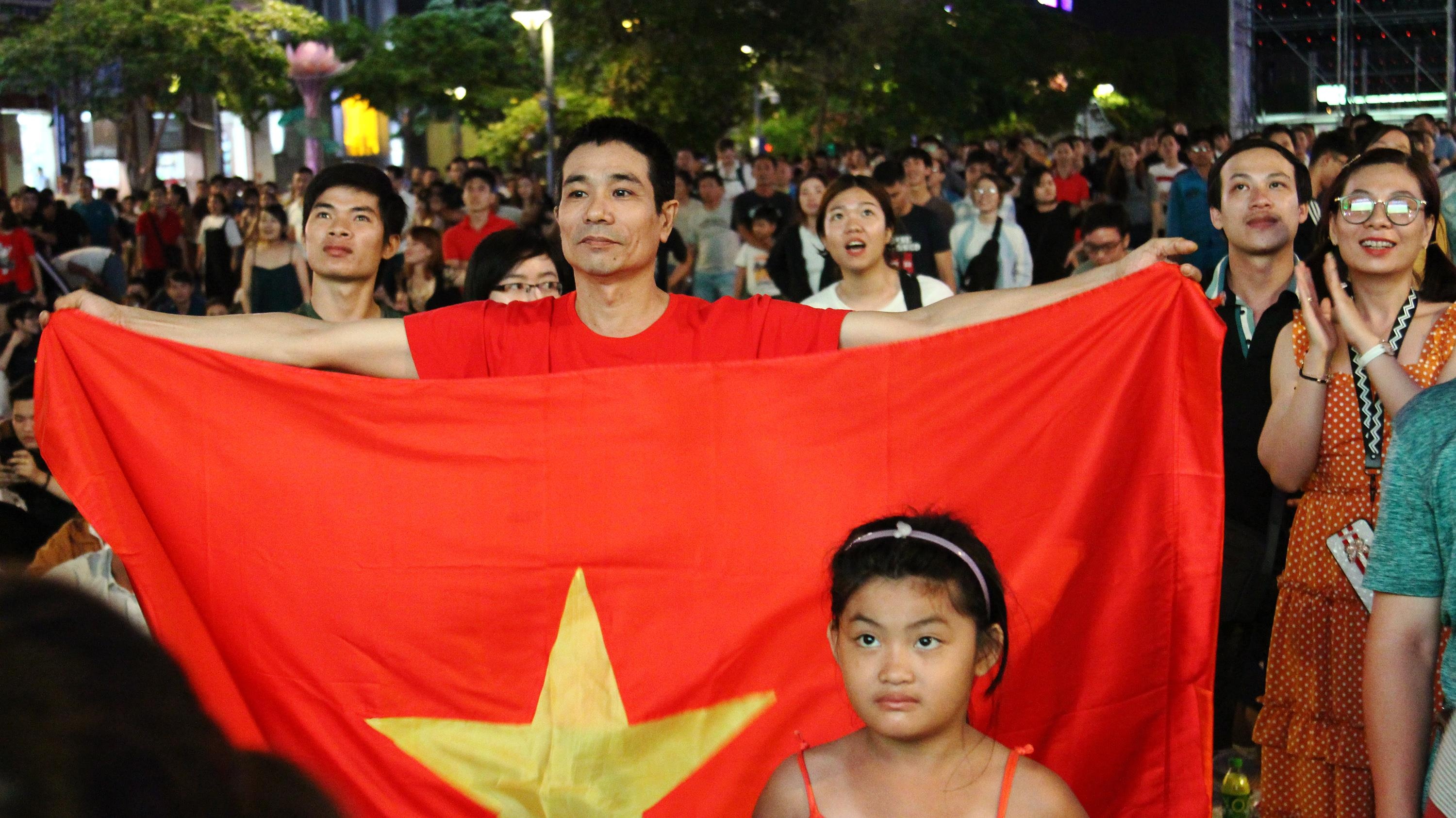 CDV vo oa khi U23 VN danh bai Indonesia o phut bu gio cuoi cung hinh anh