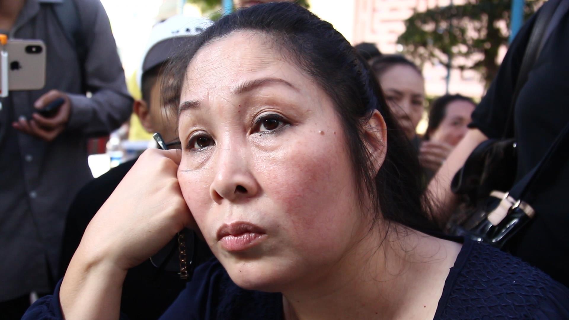 NSND Hong Van thay mat gia dinh Anh Vu noi loi cam on hinh anh