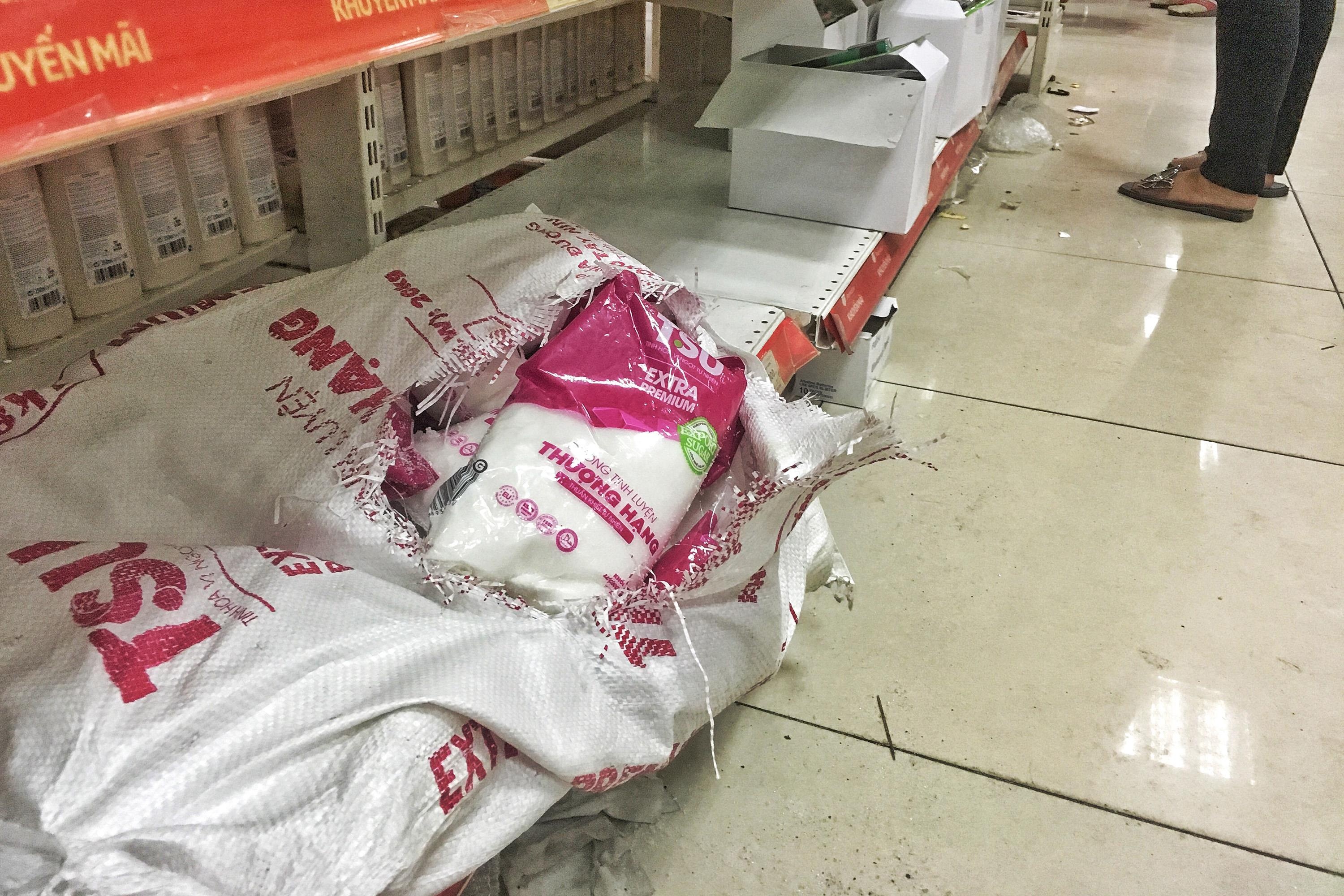 Chen lan mua hang giam gia sieu thi Auchan anh 6