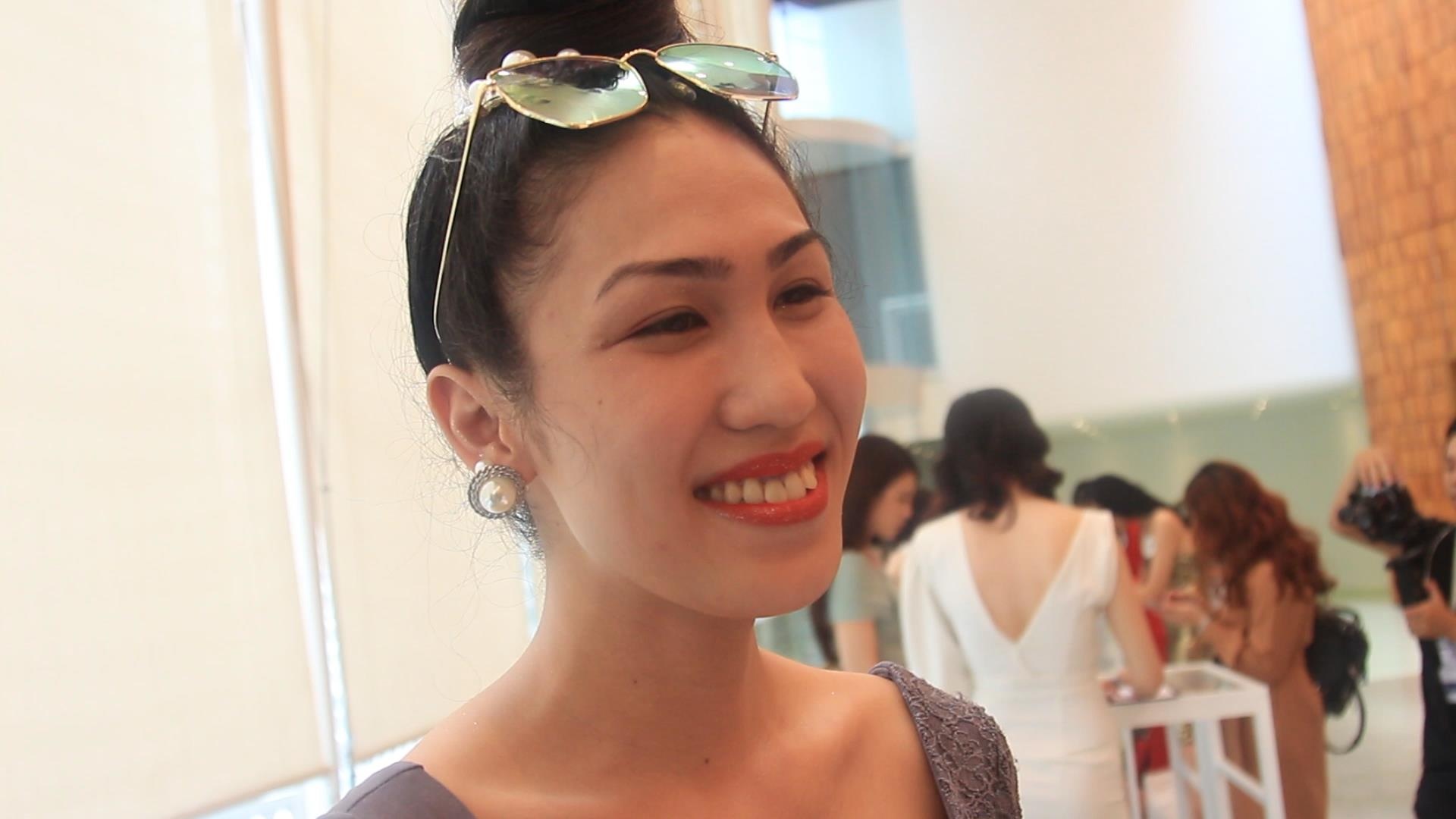 Thi sinh chuyen gioi thi hoa hau: 'Toi muon cham den vuong mien' hinh anh