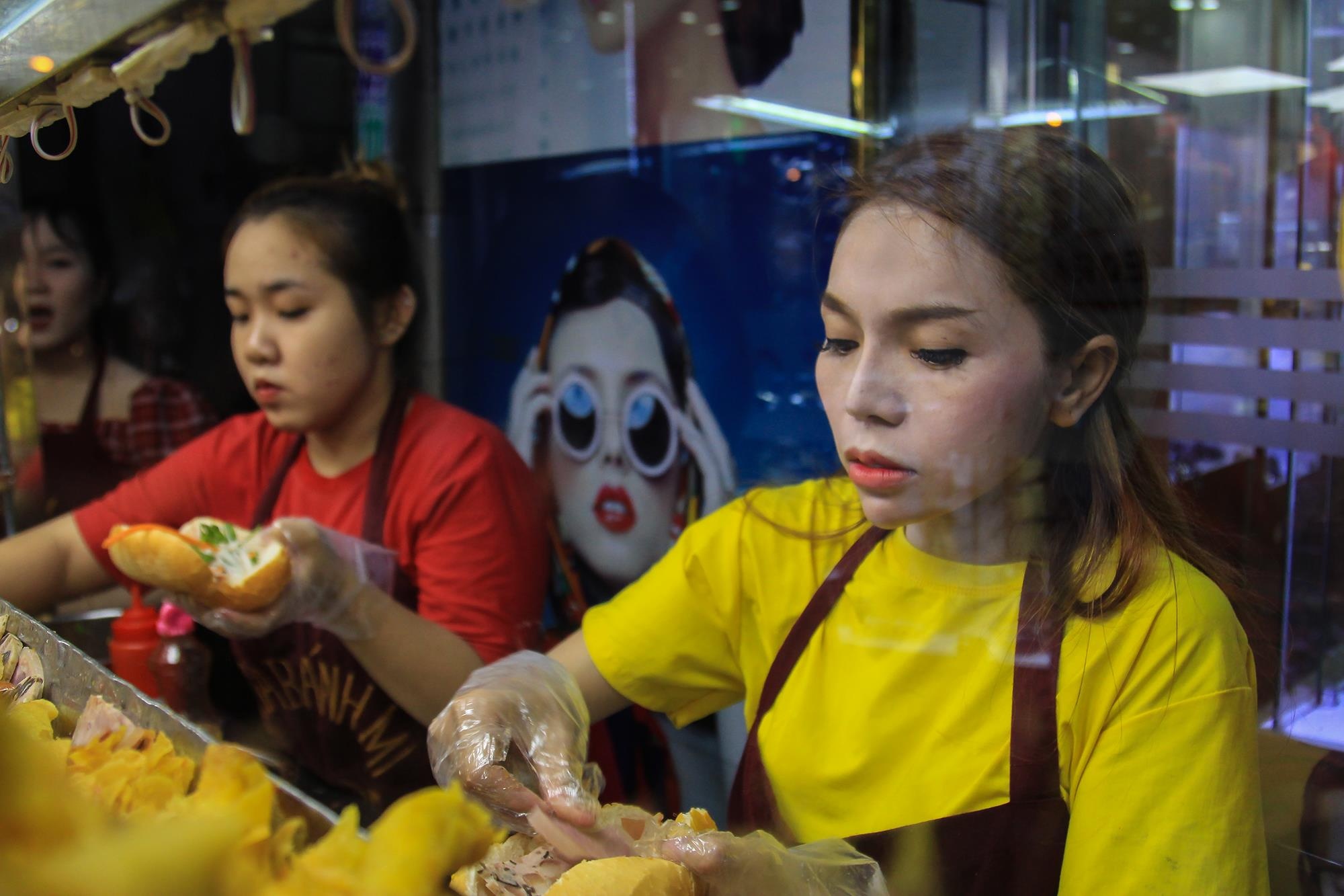 Quan xoi via he mo ban qua 2 the he, moi dem het hon 700 hop hinh anh