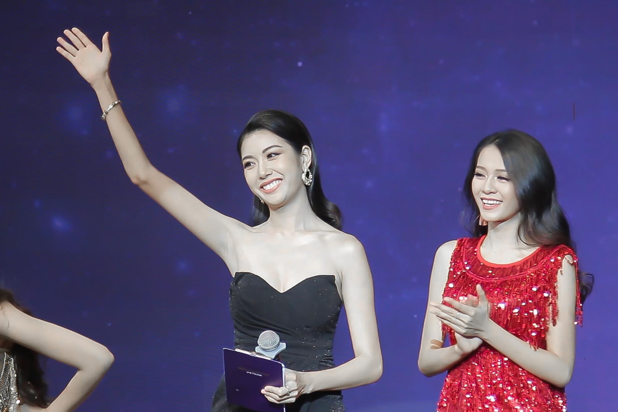 Nguoi dep Hoa hau Hoan vu Viet Nam 2019 goi cam du tiec hinh anh