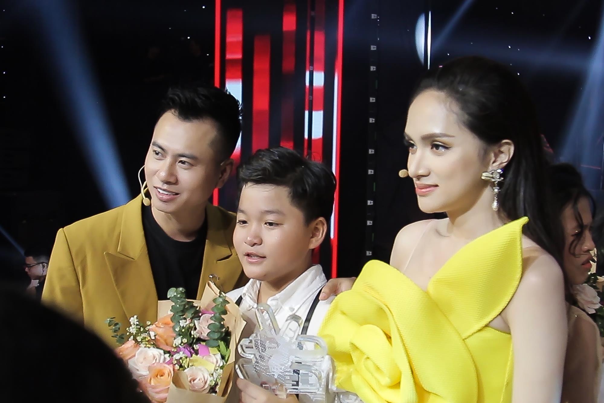 Huong Giang: 'Toi soc va hut hang vi su co cua MC Nguyen Khang' hinh anh