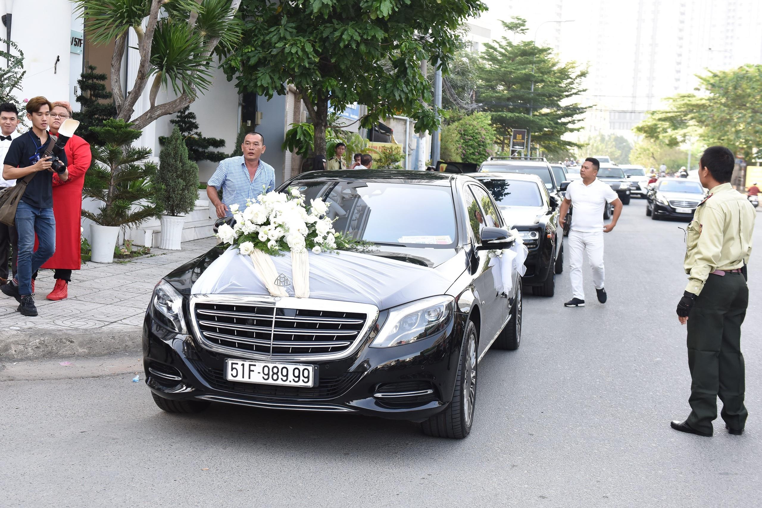 Dan xe sang trong le ruoc dau cua ca si Bao Thy hinh anh