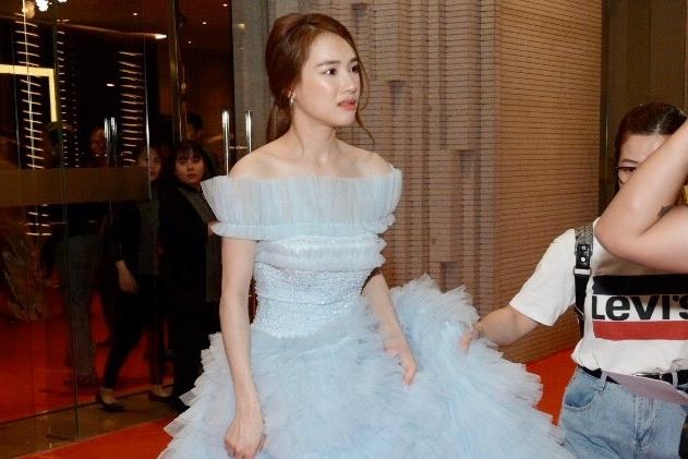 Nha Phuong va dan sao xuat hien tren tham do LHP Viet Nam 2019 hinh anh