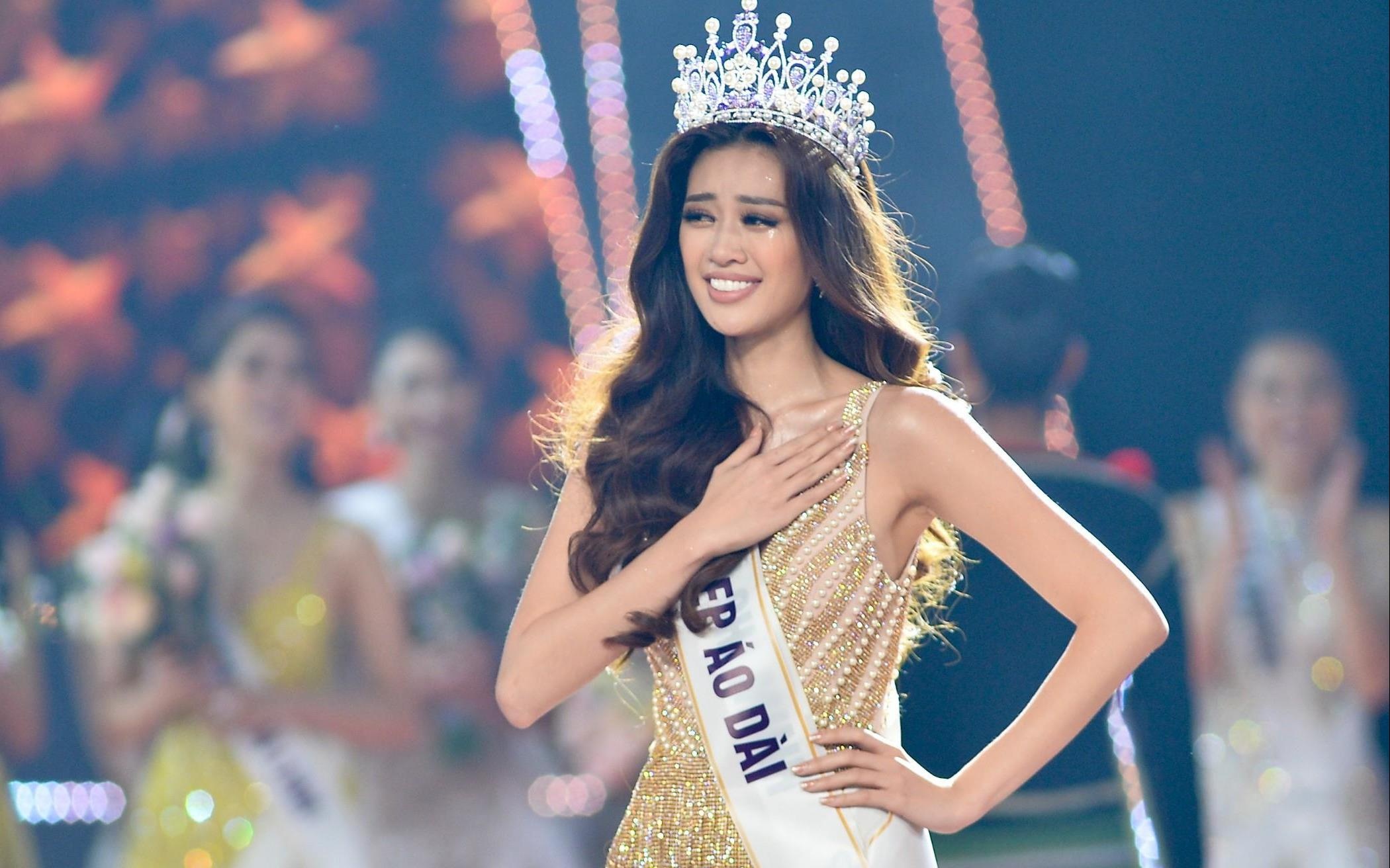 Khanh Van khoc khi dang quang Hoa hau Hoan vu Viet Nam 2019 hinh anh