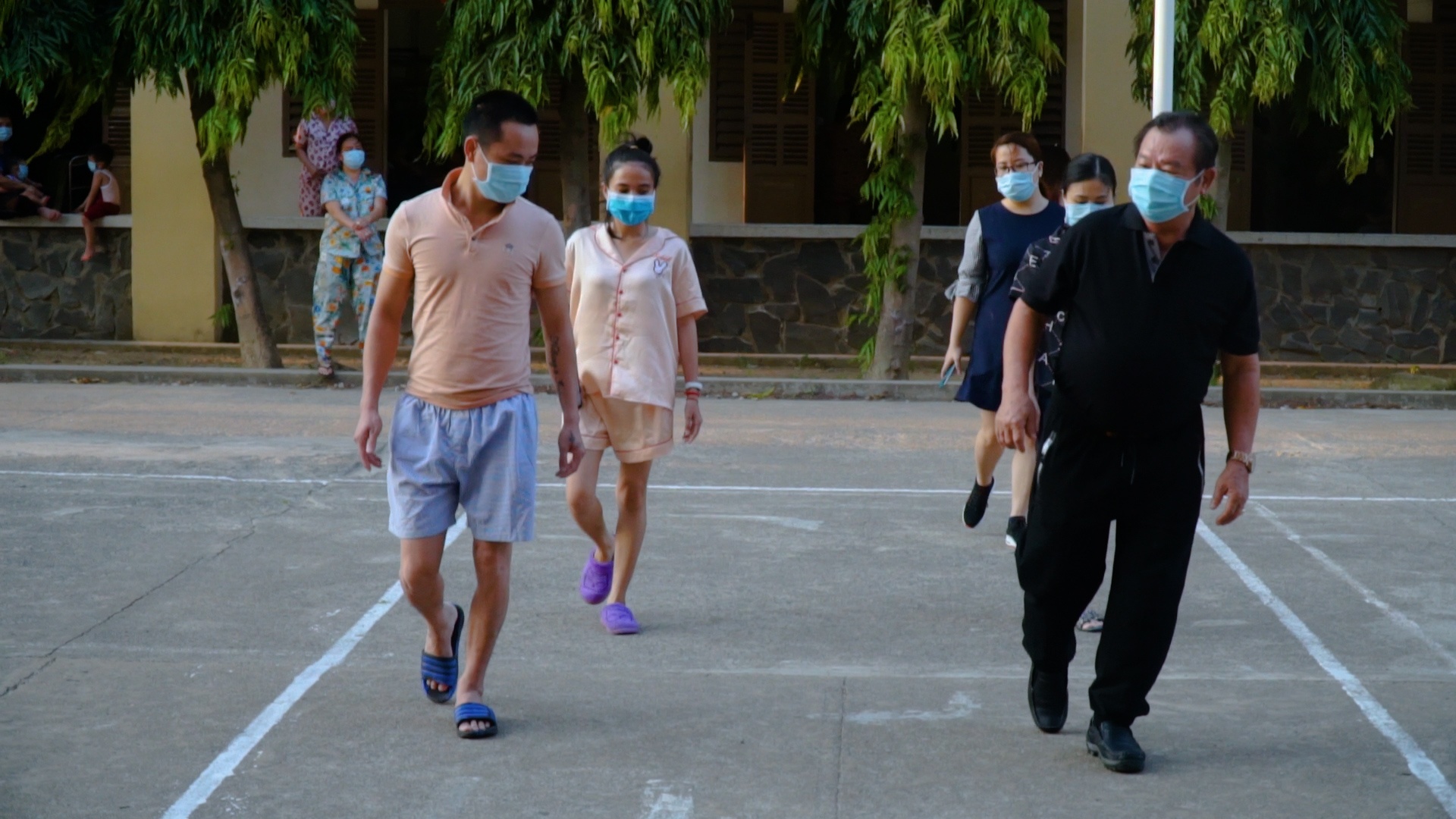 Lop hoc khieu vu trong khu cach ly o TP.HCM hinh anh