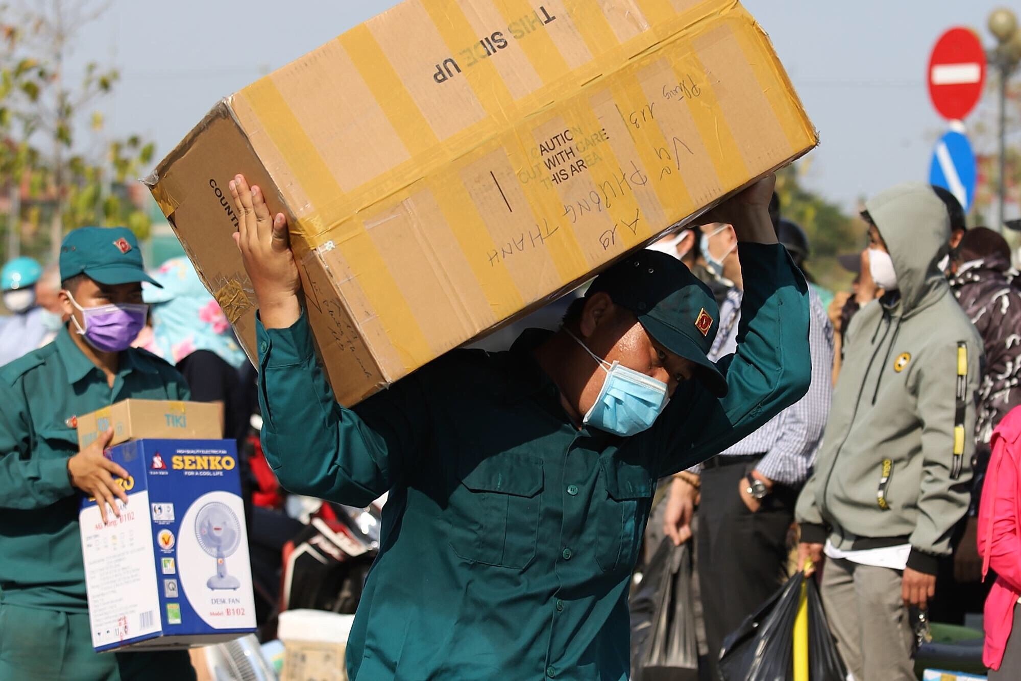 'Chung toi lam 200% suc luc dam bao an toan khu cach ly' hinh anh