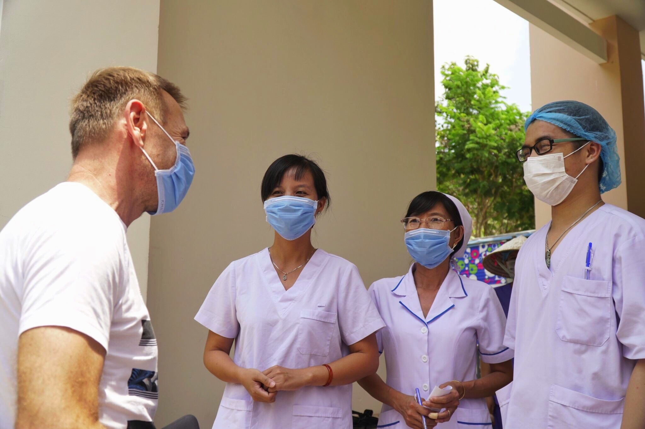 Benh nhan Covid-19 xuat vien anh 2