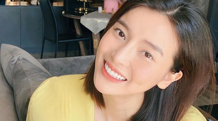 Nghe si Viet quay video cam on bac si o tuyen dau chong dich hinh anh