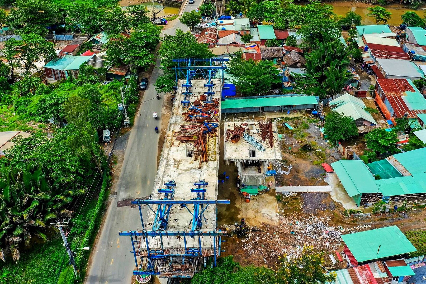 Cau 857 ty dong 'dap chieu' gay ket xe o TP.HCM hinh anh