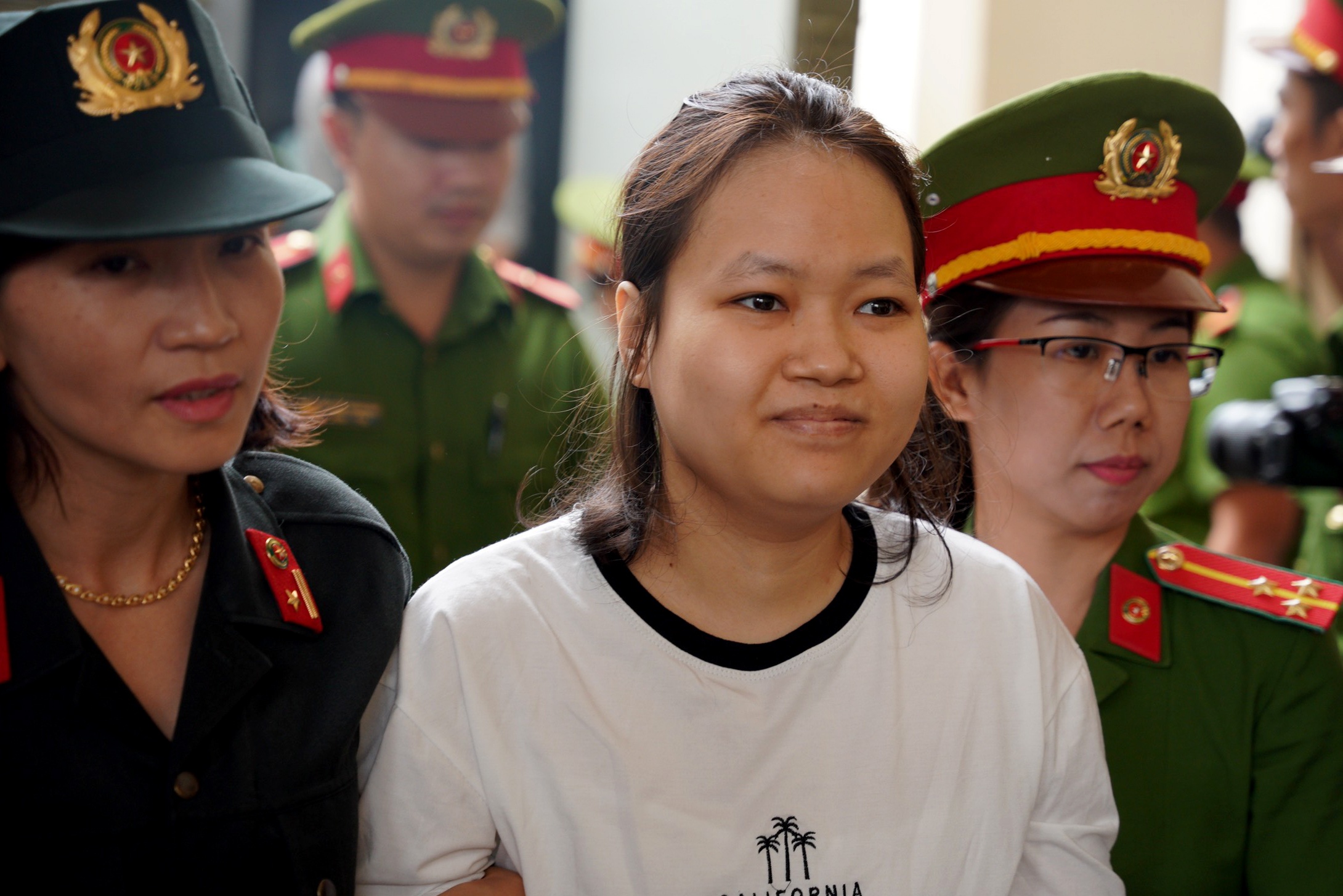 Chu muu vu giau xac trong be tong bi ap giai den toa cho tuyen an hinh anh