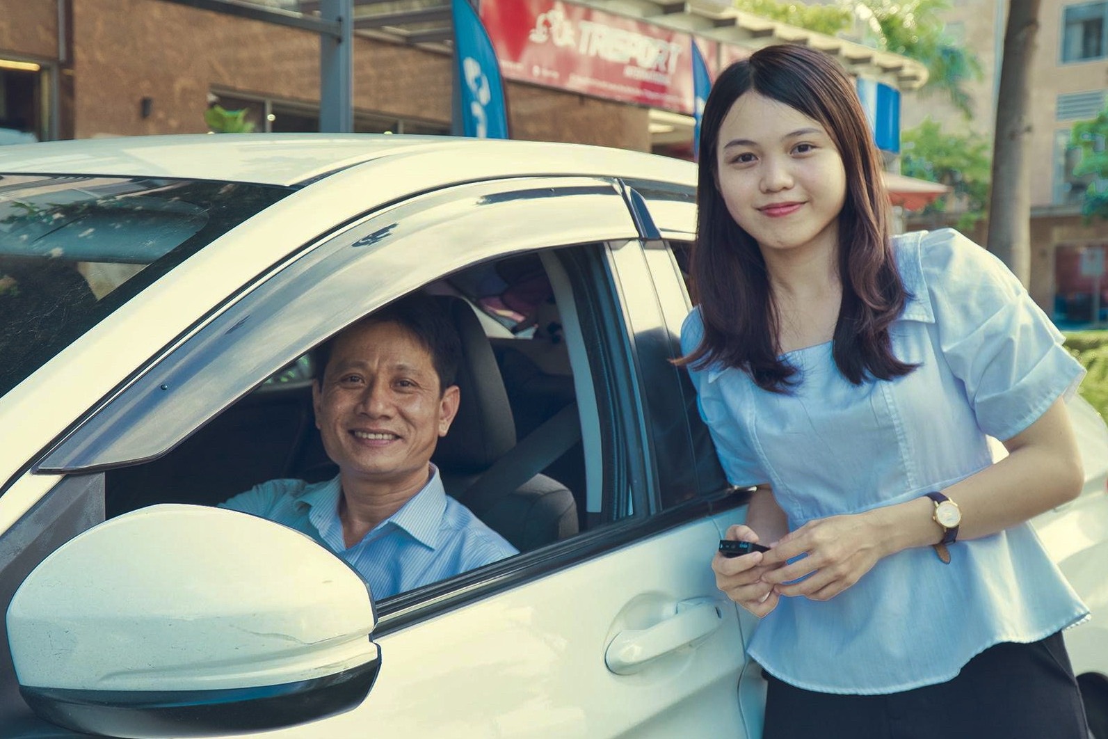 Nguoi dan noi gi ve viec nop tien phat vi pham giao thong truc tuyen hinh anh