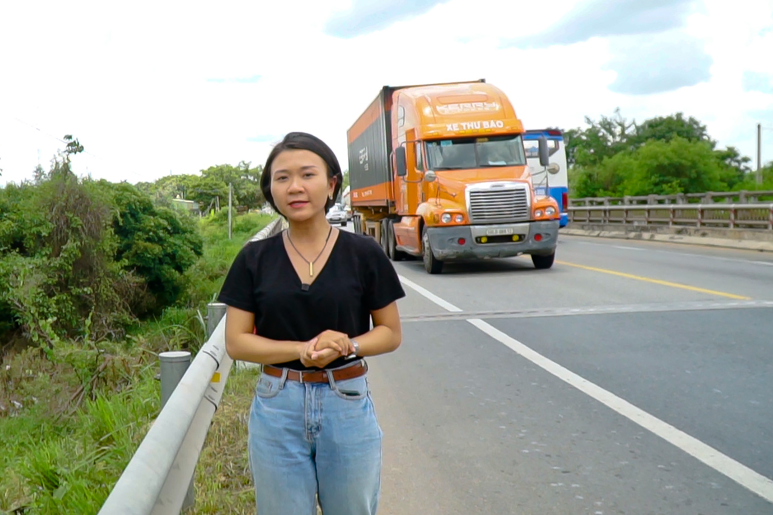 ‘Neu co dai phan cach, 8 nguoi da khong ra di’ hinh anh