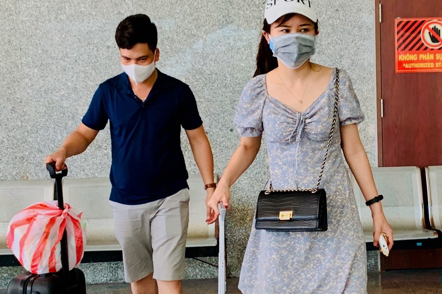 Khach du lich ket lai Da Nang mong som duoc ve nha hinh anh